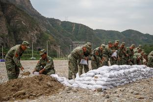 队记：76人有意希尔德但步行者不想送给潜在对手 活塞也对其有意